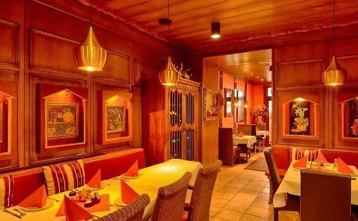 Little Paris 3*